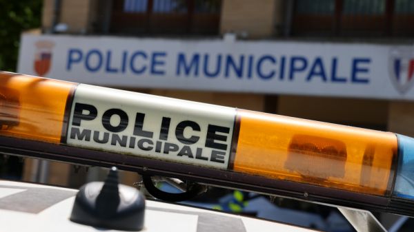 Une Varoise laisse son enfant de 2 ans dans la voiture et part faire ses courses en pleine canicule