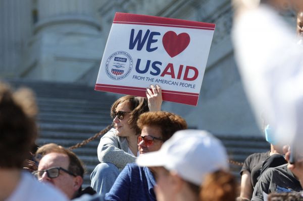 Les coupes budgétaires américaines dans l'aide humanitaire internationale pourraient causer la mort de plus de 14 millions de personnes d'ici à 2030, selon une étude du Lancet