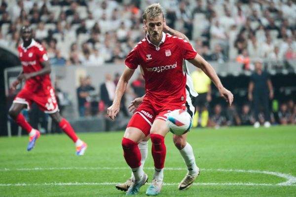 Le défenseur serbe Uroš Radaković signe au FC Nantes