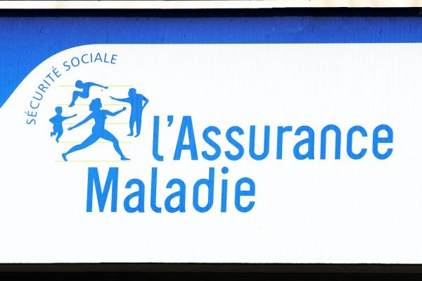 Lutte contre la fraude, hausse du temps de travail... Les « solutions » des Français pour sauver la protection sociale