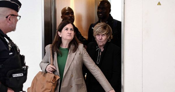 Procès du «chantage» de Mimi Marchand sur Karine Le Marchand : 18 mois de prison avec sursis pour la «reine des paparazzi»