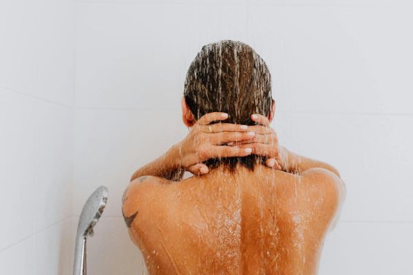 Canicule : pourquoi prendre une douche froide est une mauvaise idée