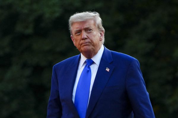 "Dégoûtant !" Le nouveau parfum vendu par Trump moqué pour son odeur et son prix