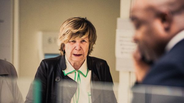 Chantage sur Karine Le Marchand : Mimi Marchand condamnée à 18 mois de prison avec sursis