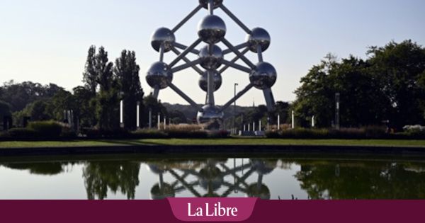 A Bruxelles, les boules en inox de l'Atomium en surchauffe