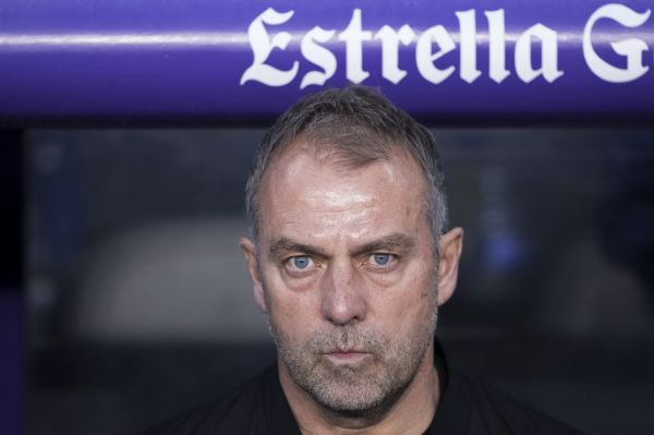FC Barcelone Mercato : transfert officialisé pour un recalé de Flick