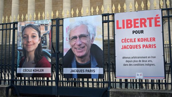 Iran: les otages français Cécile Kohler et Jacques Paris ont reçu une visite consulaire