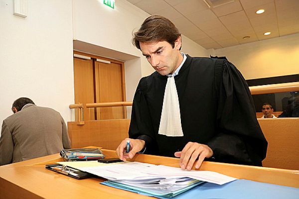 Une caution de 50 000 euros payée en espèces : trois relaxes et un enterrement judiciaire à Marseille