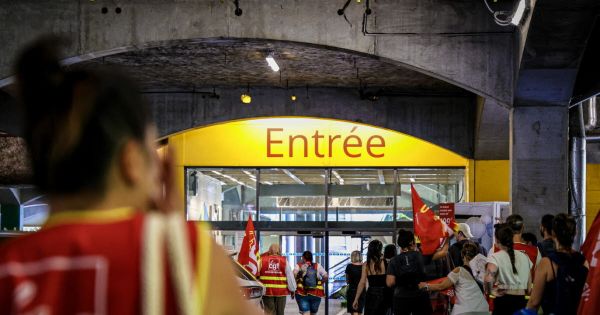 Isère. « Un salarié chez Ikea est plus pauvre qu'il y a 3 ans » : les employés du magasin de Saint-Martin-d'Hères se mettent en grève