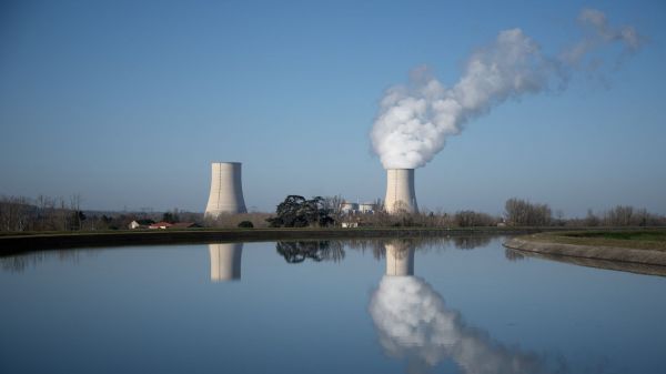 Nucléaire : la canicule engendre une hausse de la consommation et une baisse de la production, un réacteur à l'arrêt depuis dimanche