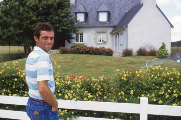 Bernard Hinault : à quoi ressemble la charmante maison bretonne du dernier vainqueur tricolore du Tour de France ?
