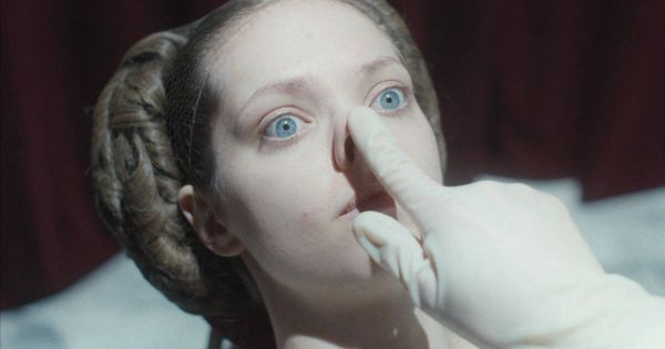 «The Ugly Stepsister» effraie de la princesse