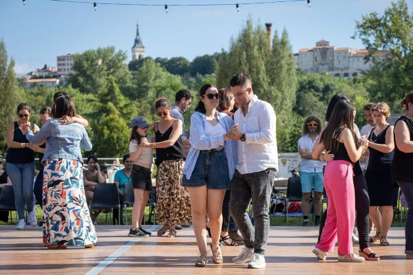 Capoeira, hip-hop, tango... On pourra tout tester à Dansons sur les quais, en fin de semaine, à Angoulême