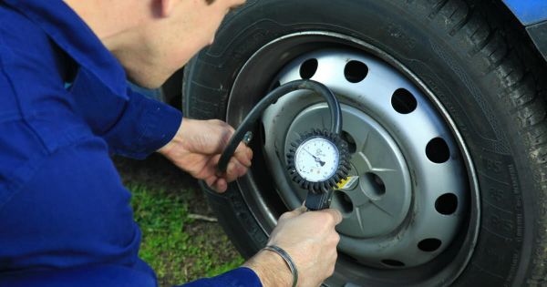 Automobile - Pratique. Faut-il vraiment surgonfler ses pneus en été ?