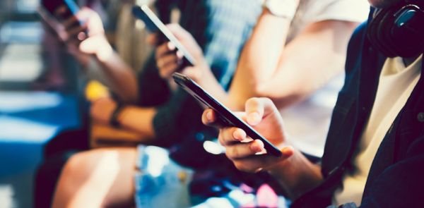 Éducation à la sexualité : Sur les réseaux sociaux, apprendre à protéger son intimité