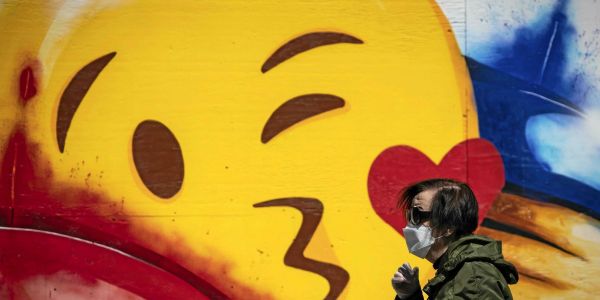 Le piège des émojis : masquer le visage de vos enfants sur les photos les protège-t-il vraiment ?