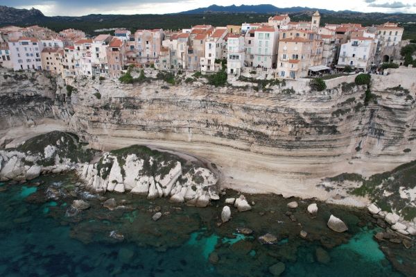 Lancement d'une étude de la vulnérabilité du bâti sur la ville haute de Bonifacio