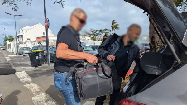 Perquisition à Saint-André : les policiers ouvrent les dossiers de la mairie