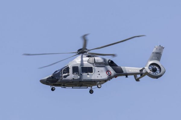 MER. Catastrophe évitée de peu, un voilier percuté par un cargo