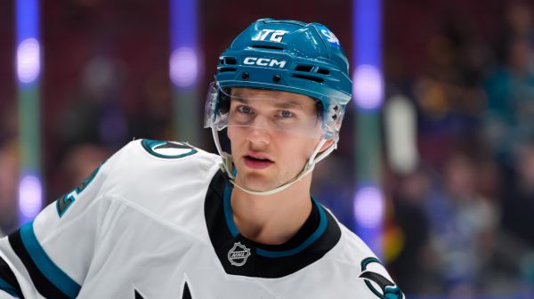Les Sharks offrent 16,8 M$ à William Eklund