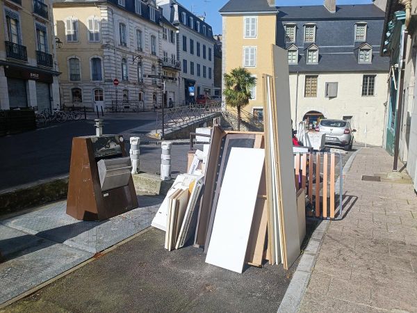 Pau : un dépôt sauvage chasse l'autre rue Tran