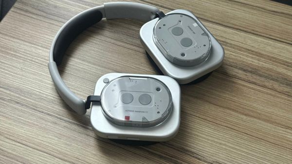 J'ai remplacé mon AirPods Max par le Nothing Headphone (1) pendant une semaine : que vaut le premier casque audio Nothing ?