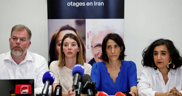 Cécile Kohler et Jacques Paris, deux Français détenus en Iran, ont reçu ce mardi une visite consulaire