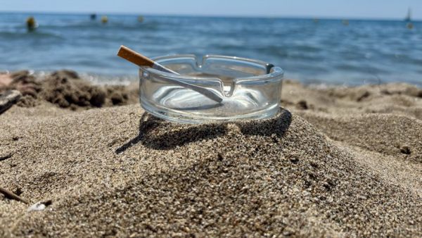 "De toute façon je n'ai plus d'autre choix que d'arrêter" : depuis ce 1er juillet, il n'est plus possible de fumer sur les plages de l'Aude