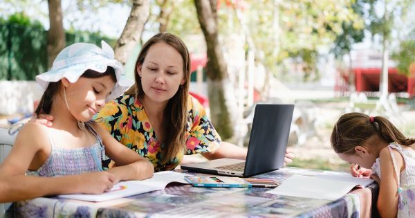 Cette chose que 98% des parents vont faire à leurs enfants cet été