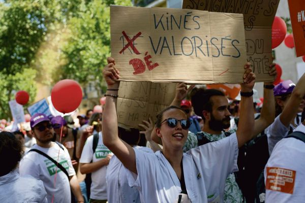 À Paris, les kinésithérapeutes refusent d'être la variable d'ajustement de l'assurance-maladie et dénoncent le gel arbitraire de leurs revenus