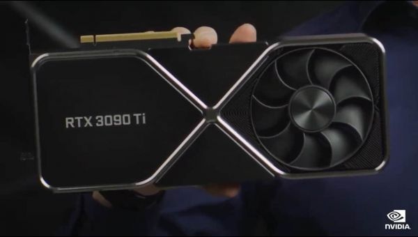C'est noël avant l'heure pour ce fan de carte graphique qui a acquis des GeForce RTX à un prix dérisoire