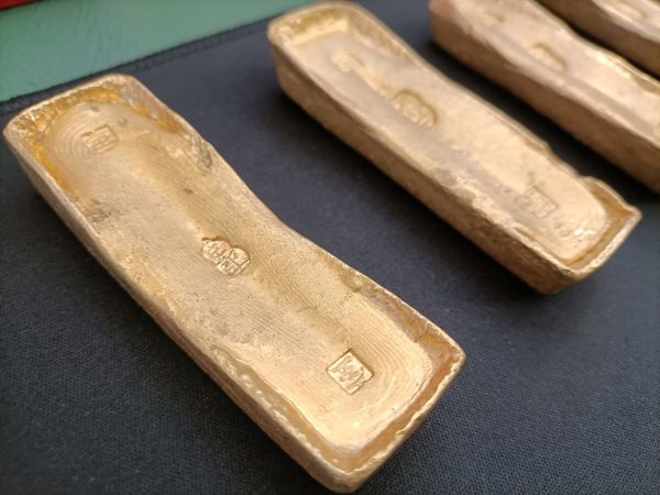 Procès requis dans l'affaire des lingots d'or du Prince de Conty