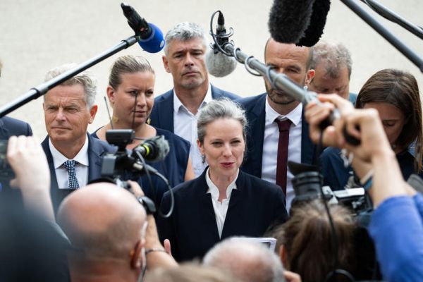 Ni le PCF, ni LFI, ni Place publique... Pourquoi ils ne participent pas à la réunion de Lucie Castets