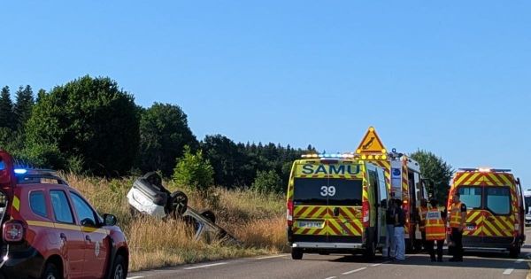 Jura. Vers-en-Montagne : un motard tué dans un choc frontal, la conductrice héliportée