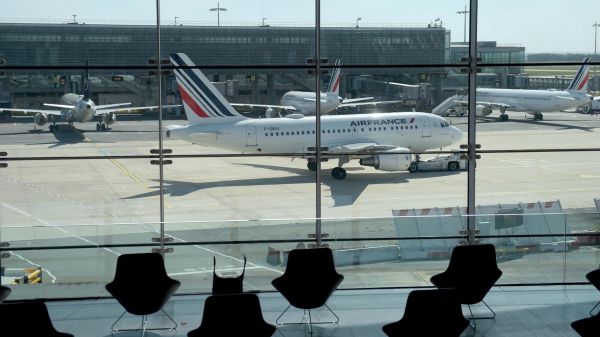 Grève des contrôleurs aériens : à Paris ou dans le Sud, de nombreux vols seront impactés dès ce jeudi