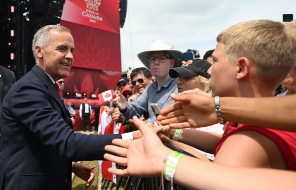 Ottawa célèbre la fête du Canada en présence du prince Edward et de Mark Carney