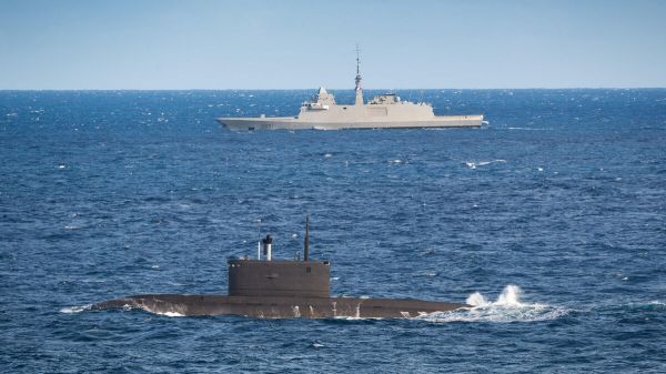 Un chalutier français tombe nez à nez avec un sous-marin russe au large des Côtes-d'Armor