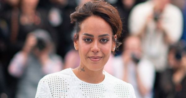 Amel Bent, viser la lune