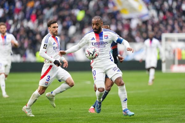 OL Mercato : Lacazette et Tagliafico sont libres, plusieurs anciens lyonnais aussi