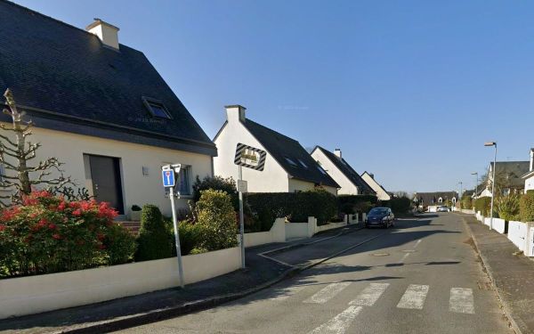 « J'ai hurlé à me casser la voix » : une retraitée victime d'un car-jacking dans un quartier tranquille près de Rennes