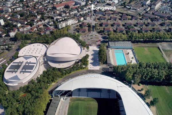 "4800 places supplémentaires par rapport à ce qui existe aujourd'hui" : visite de chantier du futur palais des sports de Limoges, le maire voit grand