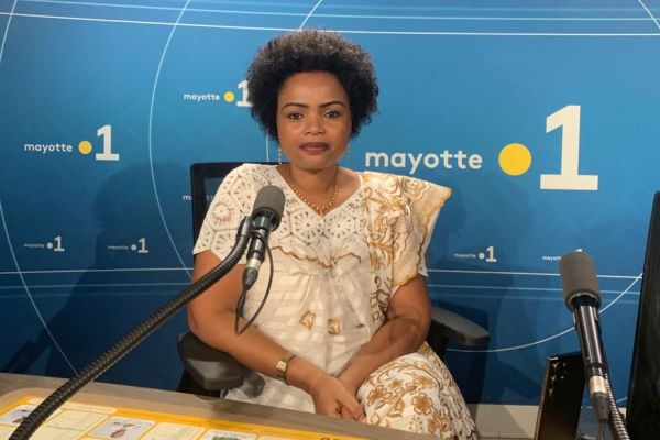 "La parole de Mayotte a aussi été portée par La France Insoumise", affirme l'écrivaine Yasmina Aouny