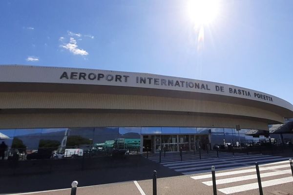 Grève des contrôleurs aériens : des perturbations à prévoir dans les quatre aéroports de Corse ce jeudi