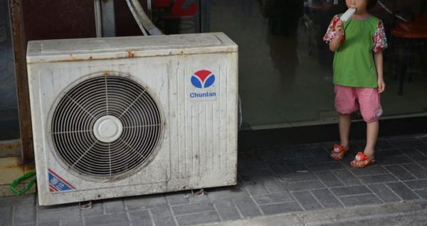 La question de la climatisation échauffe le débat politique