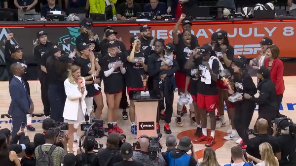 WNBA : le Fever d'Indiana remporte la Commissioner's Cup !