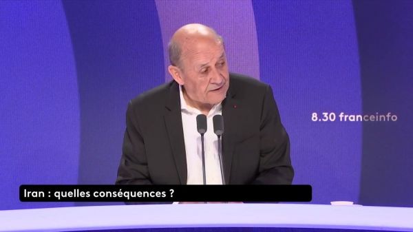 Appel Macron-Poutine : Jean-Yves Le Drian juge "indispensable de rappeler à Vladimir Poutine qu'on ne lâchera rien"