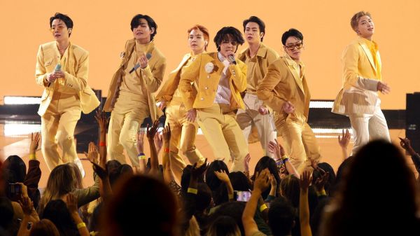 Le groupe de K-pop BTS annonce son retour au printemps 2026 avec un nouvel album et une tournée mondiale