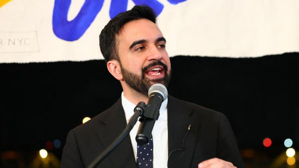 Zohran Mamdani ne se laisse pas faire face à Donald Trump qui menace de l'expulser
