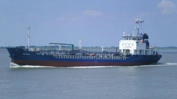 Russie, Iran et Corée du Nord : la "flotte fantôme" estimée à 900 navires, selon un amiral français
