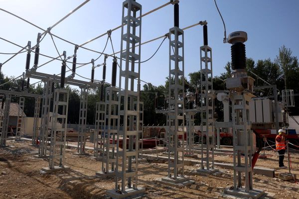 La canicule met le réseau sous tension : 8.000 clients Enedis privés d'électricité